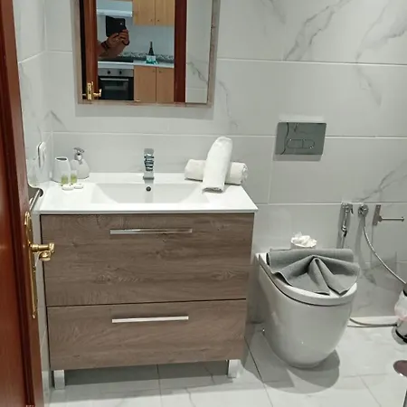 Pearl Apartment *
