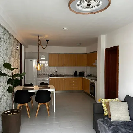 Pearl * San Isidro (Tenerife)